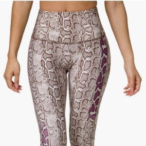 Onzie Black and White Snakeskin Print Leggings